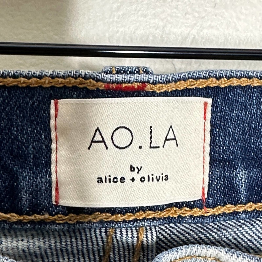 ALICE + OLIVIA Amazing Two Tone High Rise Boyfriend Jeans {C2} - Picture 8 of 10